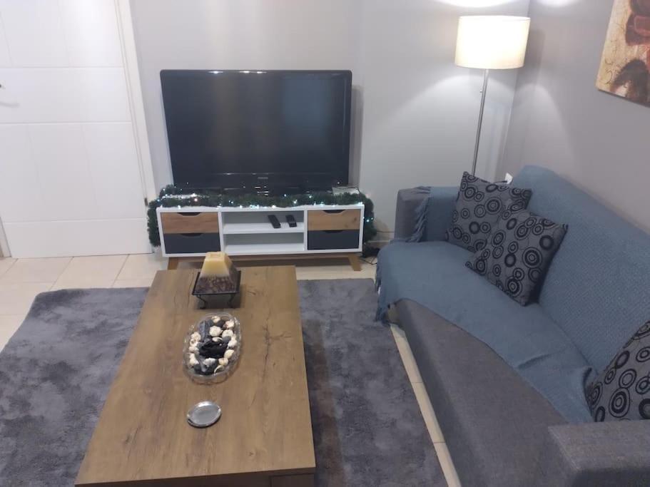 χαίρε, ξεΐνε, παρ' αμμι φιλησεαι Apartment *